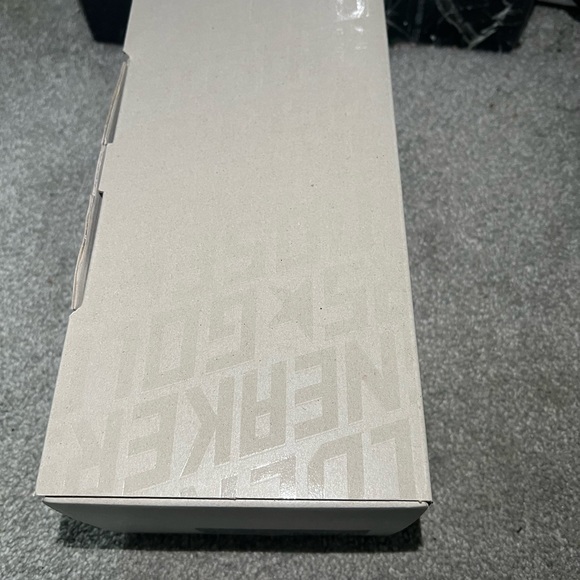 Authentic Golden Goose Superstars - Picture 6 of 8